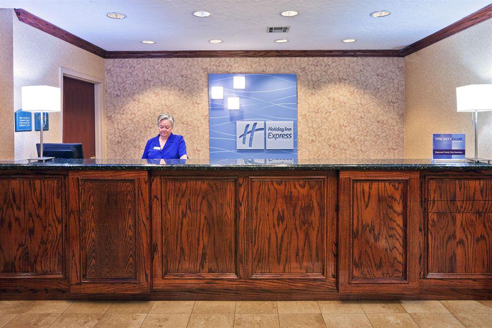 Holiday Inn Express & Suites Midwest City By Ihg Интерьер фото
